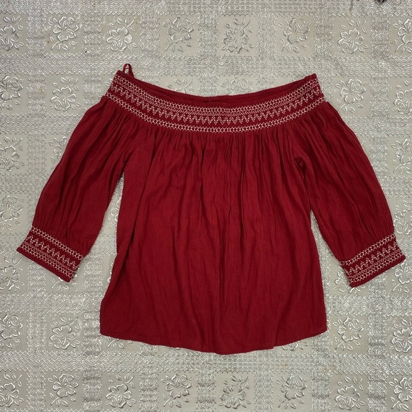 Elegant Red Off-Shoulder Women's Top size s - Picture 2 of 6